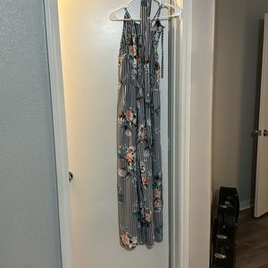 Fun floral pant suit small ties at waist and at the top of the outfit
